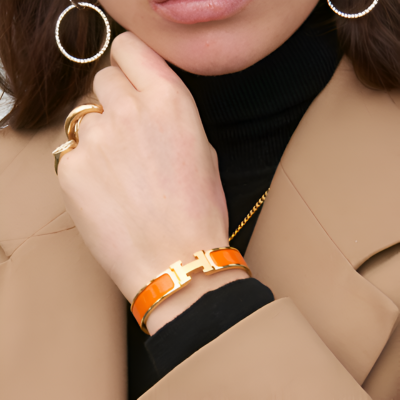 Elegant 'H' Armband fra Helena