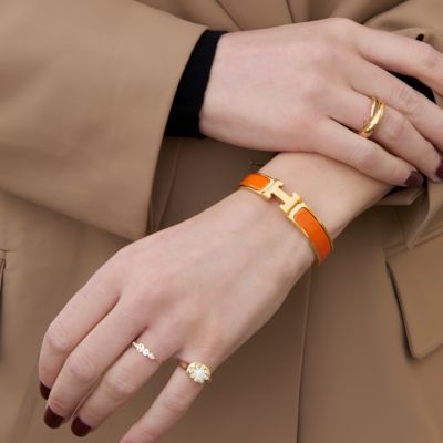 Elegant 'H' Armband fra Helena