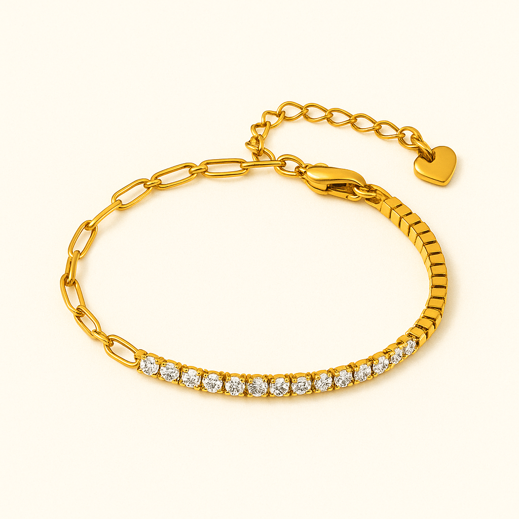 "FAE Sæt med Lås og Tennisarmbånd" kan omskrives til "FAE Sæt med Lås og Tennis-inspireret Armbånd".
