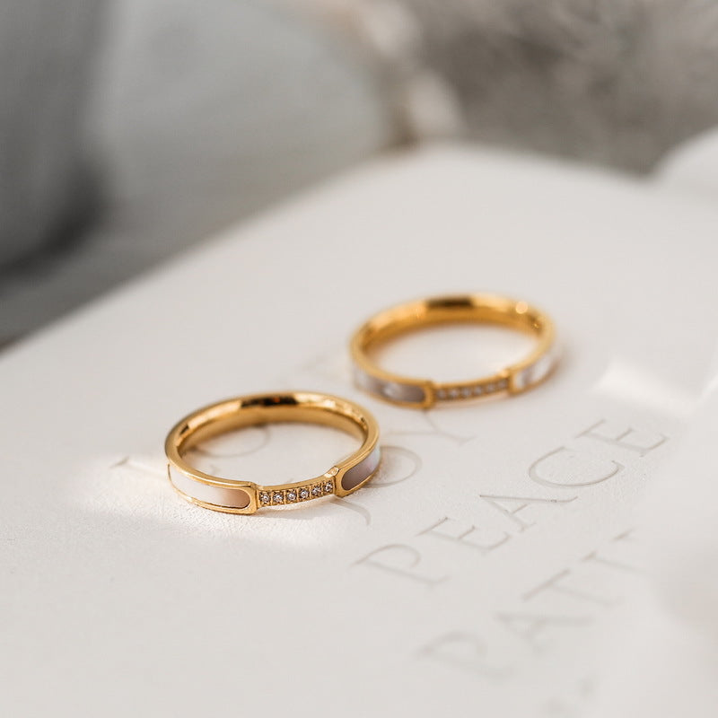 Gabrielle Teemant Simulandi Ring" can be rephrased as "Simulandi Ring by Gabrielle Teemant.