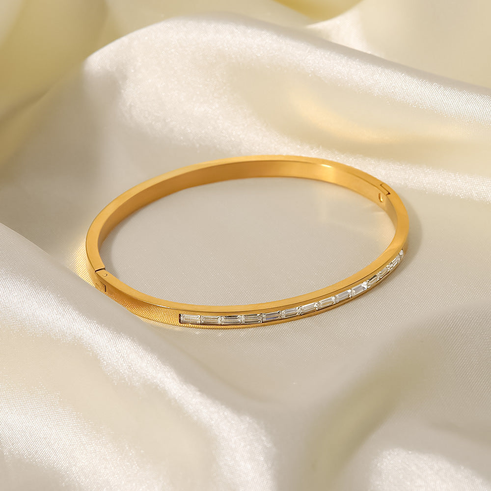 Grace Gold Necklace with Diamonds