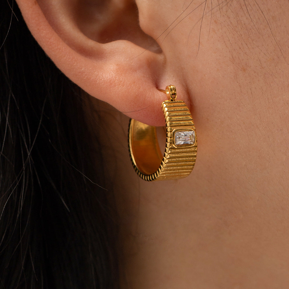 Carole Kuldne Floral Earrings