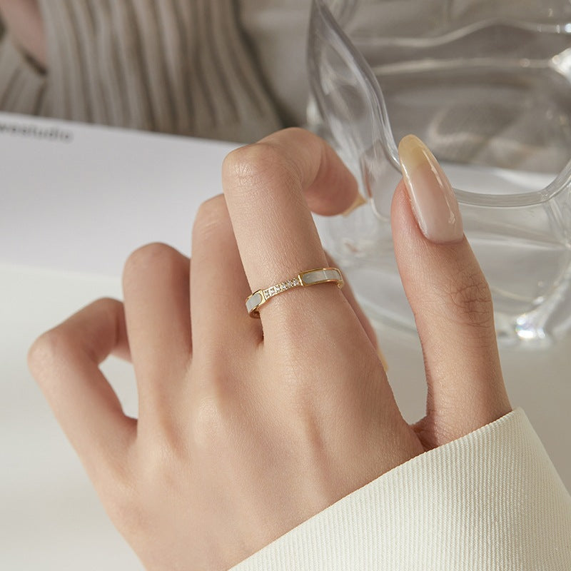 Gabrielle Teemant Simulandi Ring" can be rephrased as "Simulandi Ring by Gabrielle Teemant.