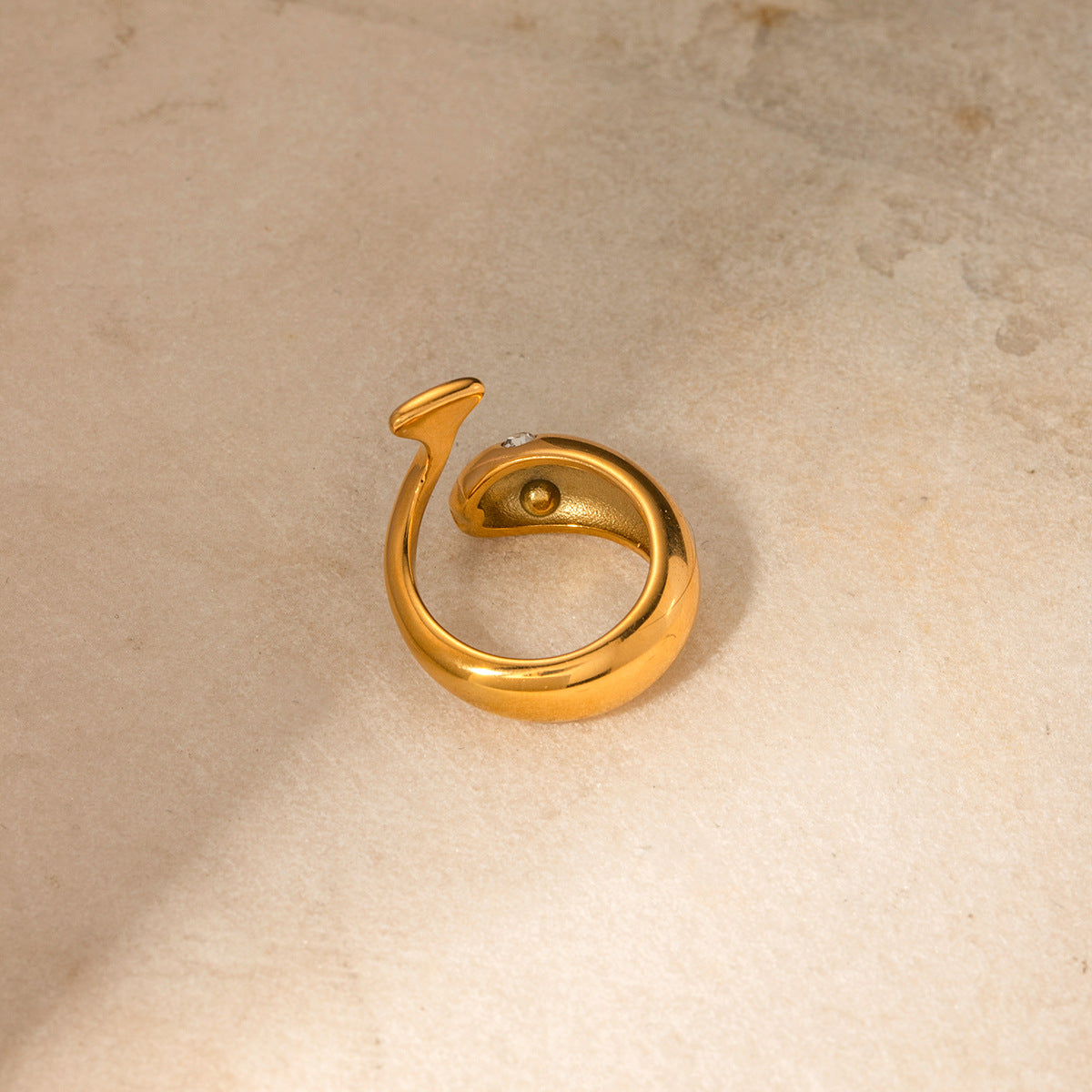Etta Slange Ring i Gull
