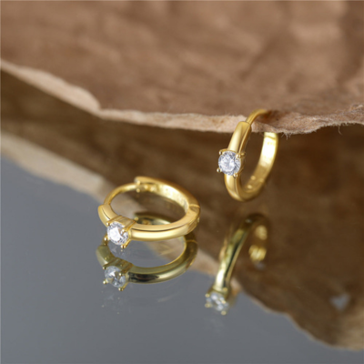 Diamantøreringe MORGANA" could be rewritten as "MORGANA Diamond Earrings.