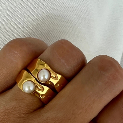 "SISTA Guld Ring med Perler" kan ændres til "SISTA Guld Ring med Ægte Perler".