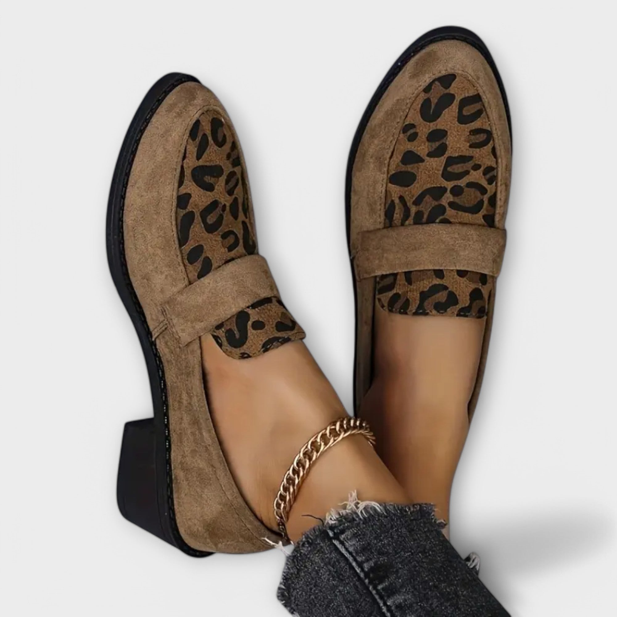 Karla | Elegant damesko med leopardprint