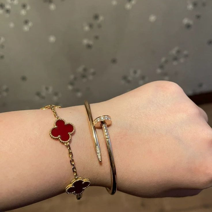 DJEETLINA | Unikt Designet Rødt Armbånd
