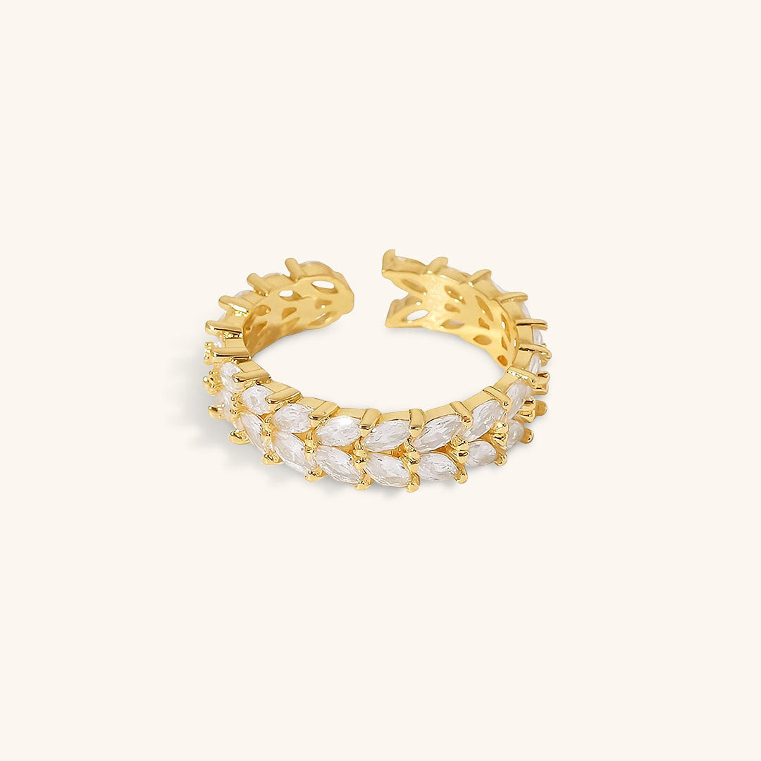 Clarisse Mustriline Gold Ring