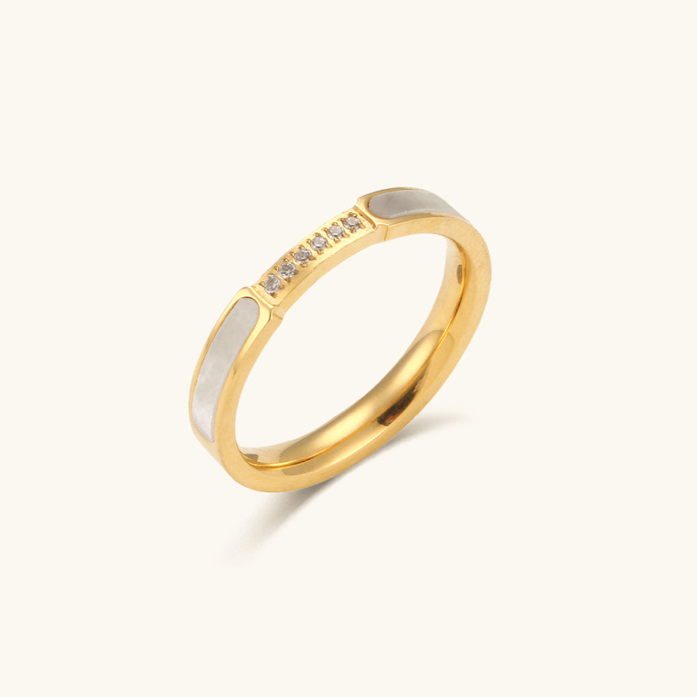 Gabrielle Teemant Simulandi Ring" can be rephrased as "Simulandi Ring by Gabrielle Teemant.
