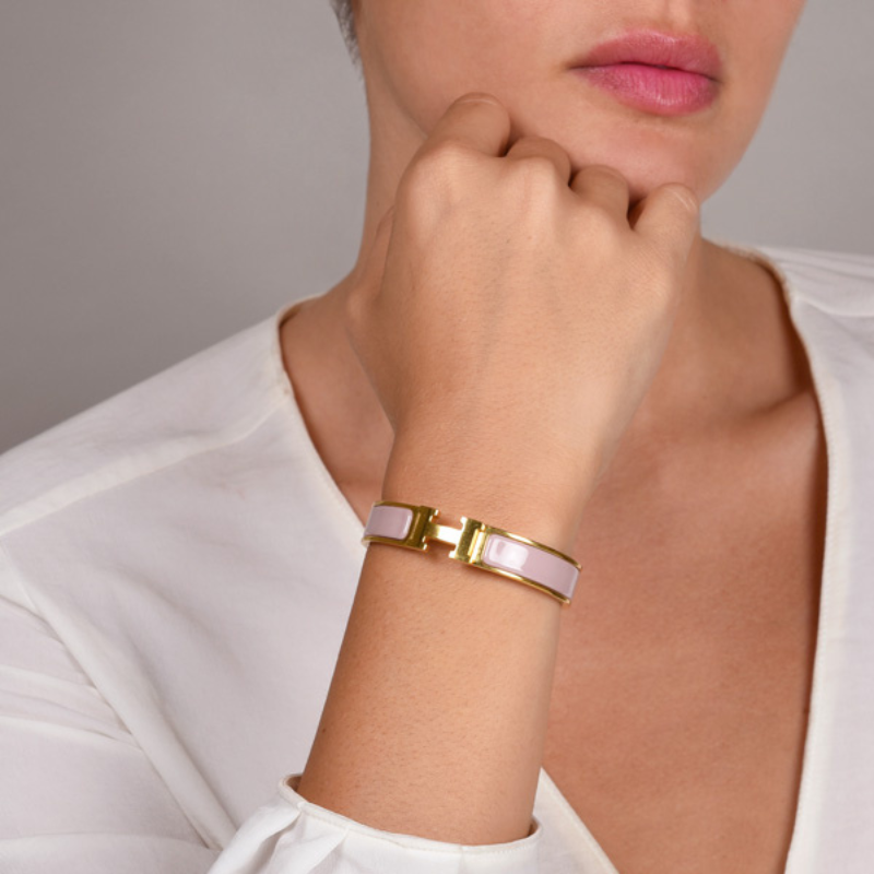 Elegant 'H' Armband fra Helena