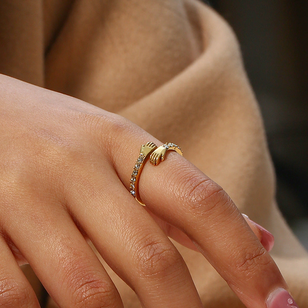 Amaryllis Gull Bold Statement Ring