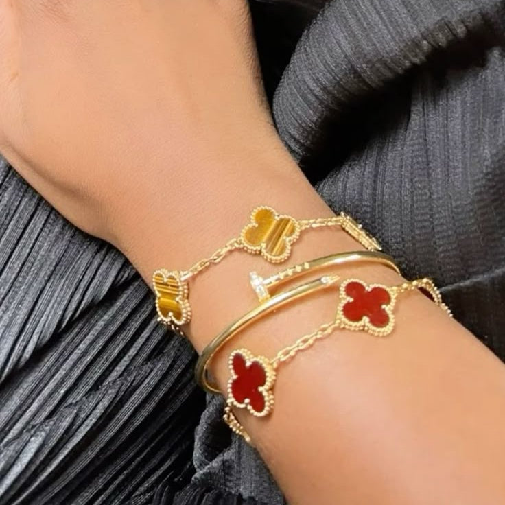 DJEETLINA | Unikt Designet Rødt Armbånd